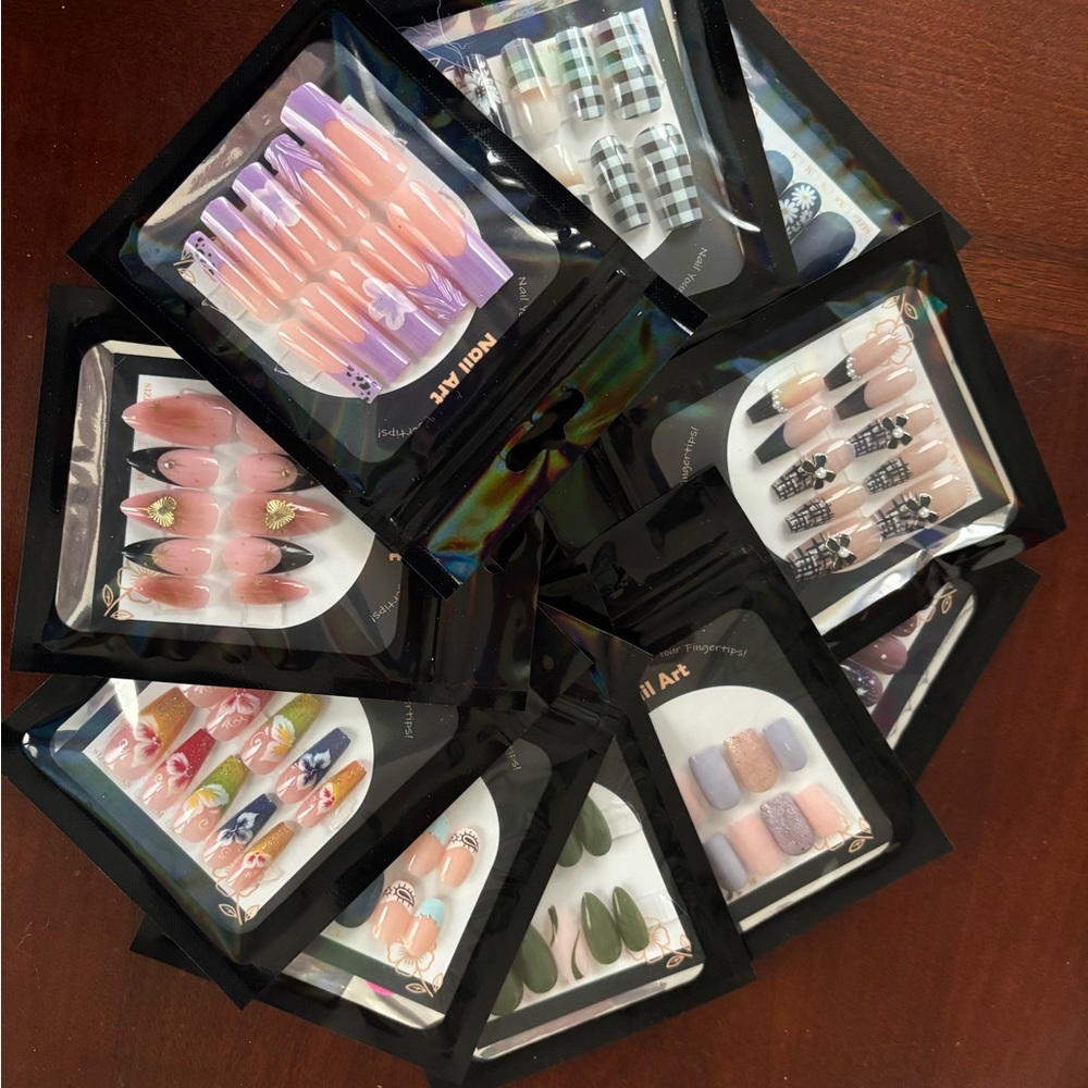 Mystery bundle of acrylic nails